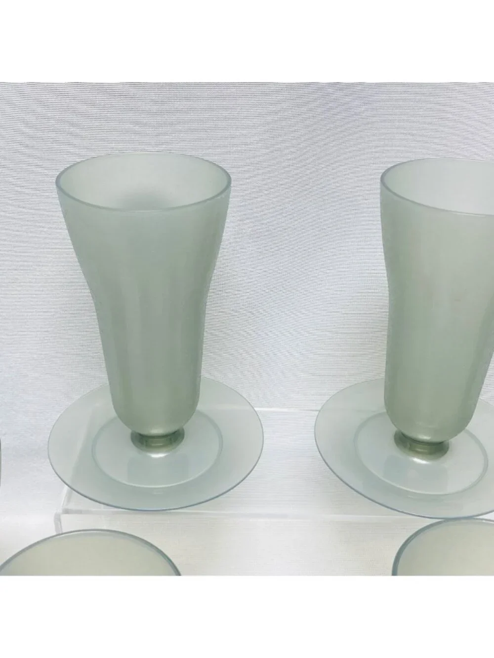 Tupperware 6 Smoke Gray Parfait/Dessert Cups With Matching Bases